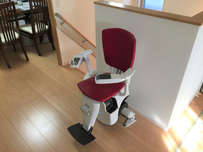 Flow2_curved_stair_lift servoscale-pavia